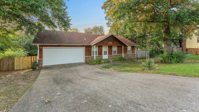 Foto del edificio - "Cozy 3-Bedroom Fayetteville Home with Mod...