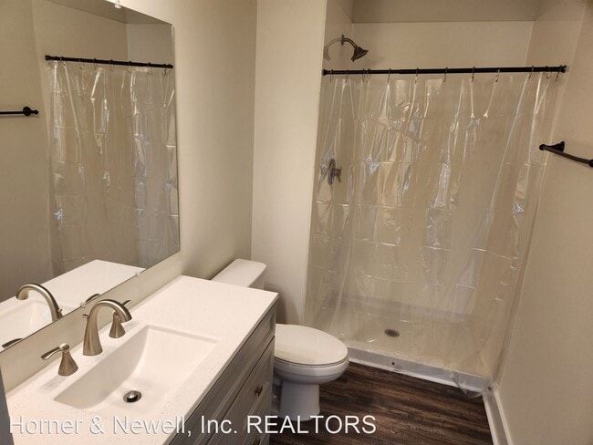 Building Photo - 3 br, 2.5 bath House - 704 4th Street