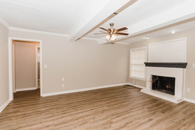 Foto del edificio - 2780 Hall Dr SE