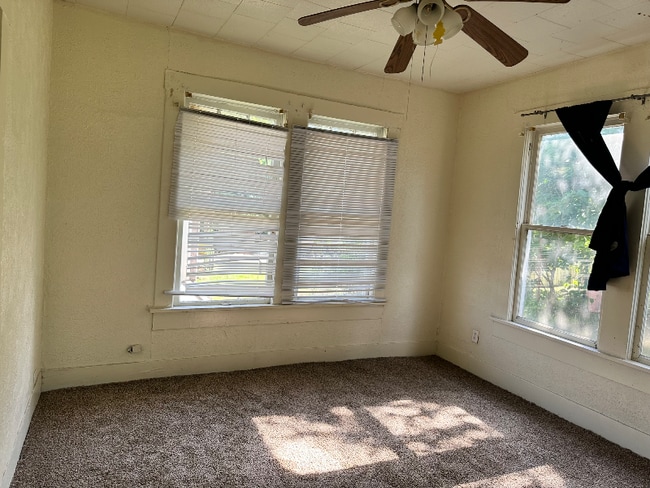 Building Photo - 221 Linden Ave