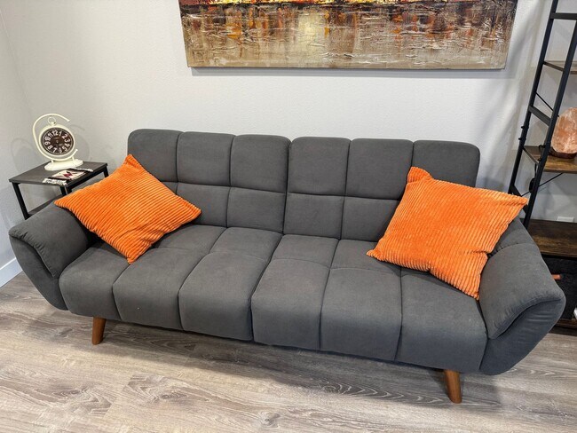 Foto del edificio - Fully Furnished 1-Bedroom Apartment – Private Entry – Sellwood