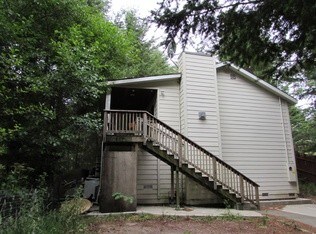 Building Photo - 647 Beach Rd