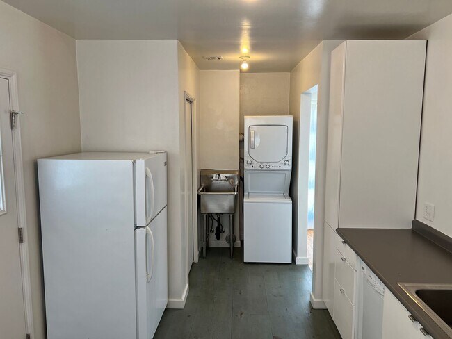 Foto del edificio - Downtown Huntridge, Almost 1/4 acre lot. R...