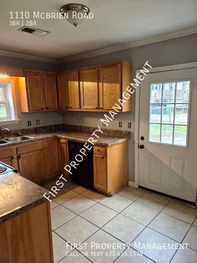 Photo - 1110 McBrien Rd House