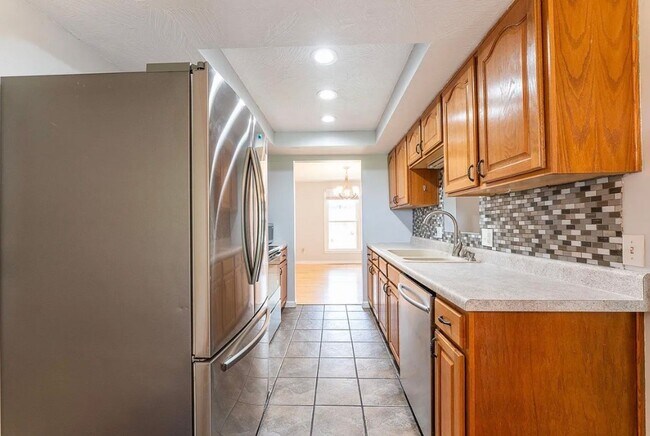 Foto del edificio - 3 Bed 2 Bath 2 Car Garage Home Available 07/01/2026!!