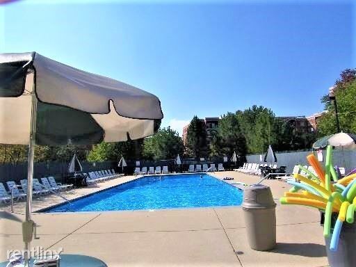Building Photo - 1 br, 1 bath Condo - 6461 W Warner Ave Apt...
