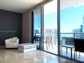 Building Photo - 1060 Brickell Ave