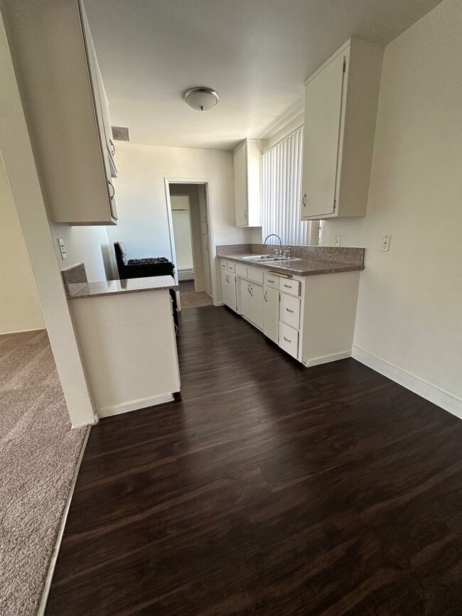 Interior Photo - 111-115 E. Beach Ave.