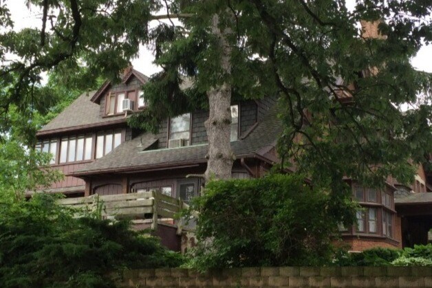 Breezy Point Manor - 520 Breezy Point Dr