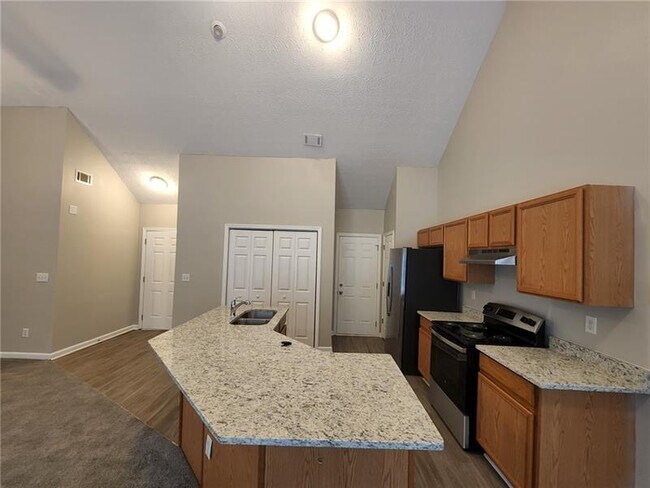 Building Photo - 9108 S Sterling Lakes Dr