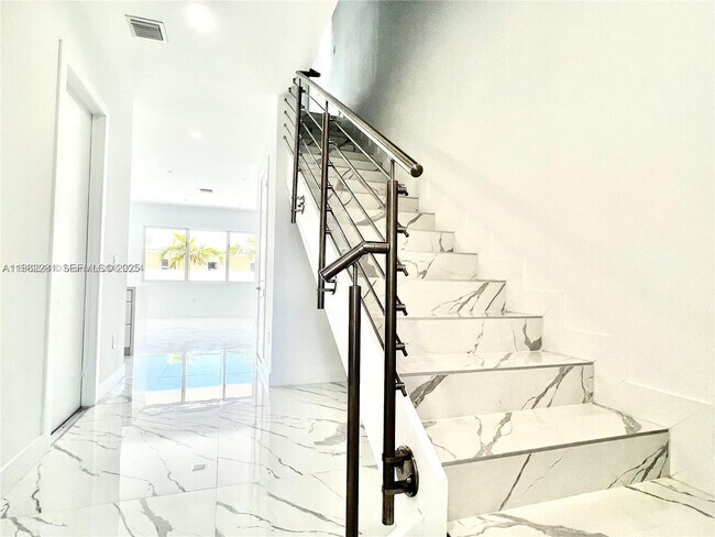 Foto del edificio - 1602 Hayes St