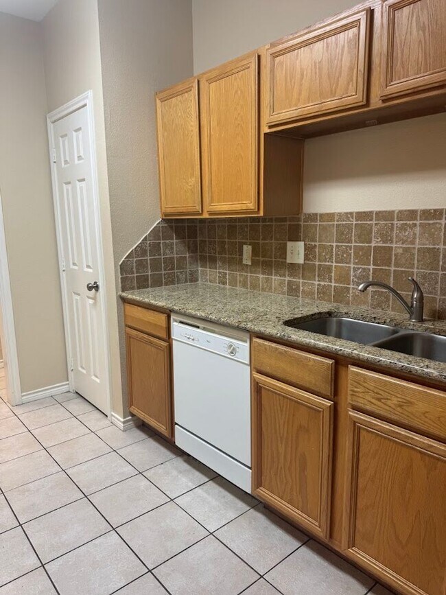 Foto del edificio - 609 Townplace Dr