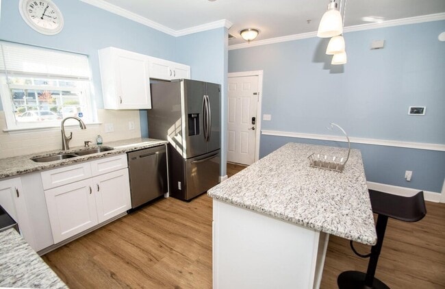 Foto del edificio - 4868 Dahlia Ct