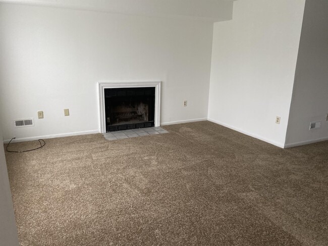 Building Photo - 44 3 Rivers Dr