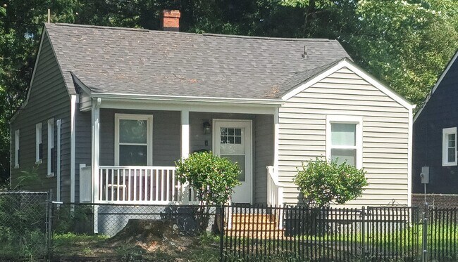 Building Photo - 3511 Meadowbridge Rd