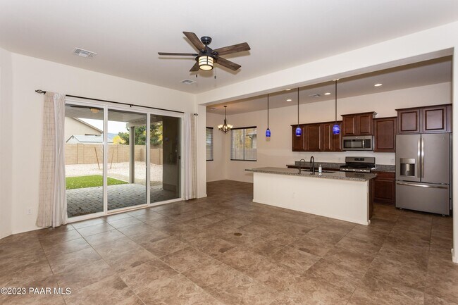 Foto del edificio - 926 N Gomez St