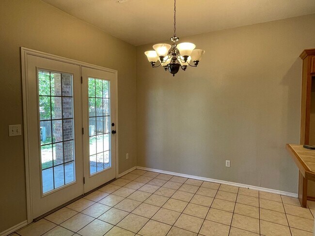 Foto del edificio - 3 bed, 2 Bath Yukon Home in Piedmont Schools