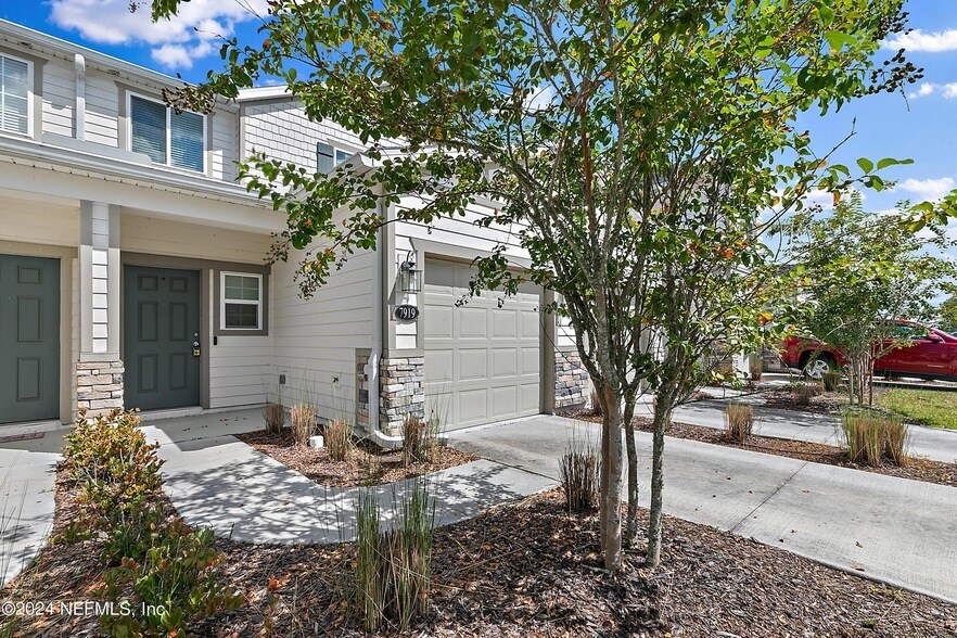 Foto principal - 7919 Merchants Way