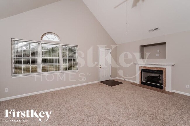 Foto del edificio - 400 Crooked Creek Ln