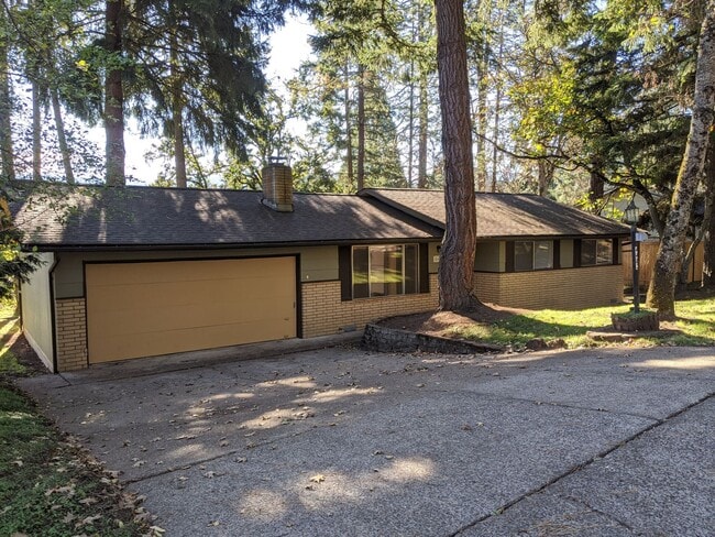 Ranch Style 3-Bedroom, 2-Bath Home In South Eugene! - Ranch Style 3-Bedroom, 2-Bath Home In South Eugene!