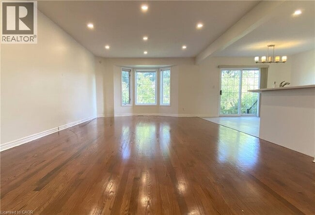 Building Photo - 511 Clipper Dr