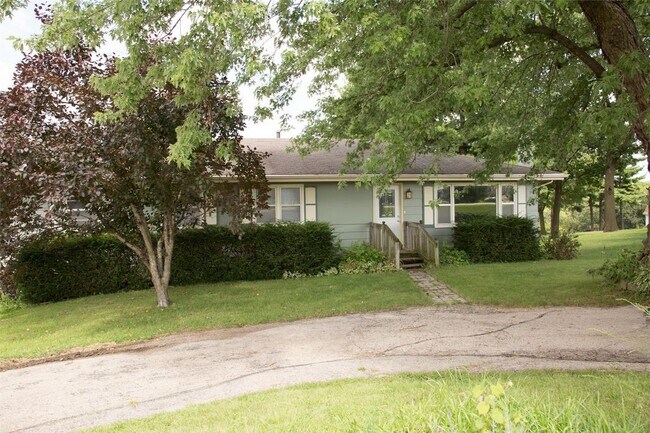 Building Photo - 10444 Lake Eleanor Road