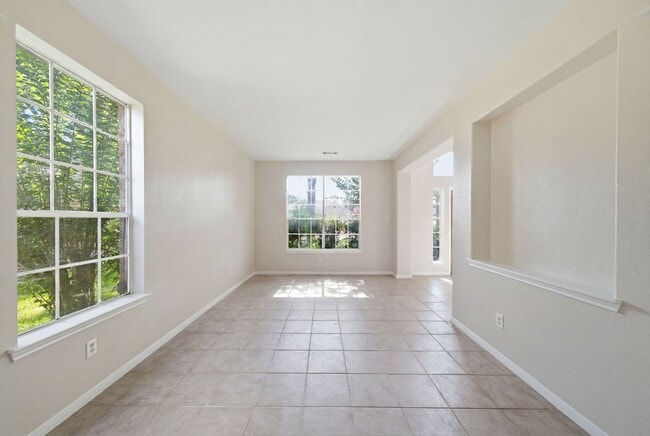 Building Photo - 14715 Plains River Dr