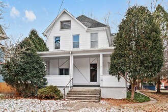 Building Photo - 67 Oregon Ave