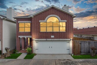Building Photo - 9705 Linkmeadow Ln