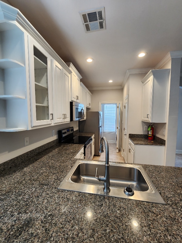 Building Photo - 4706 Pontchartrain Dr