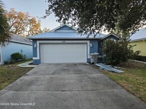 Building Photo - 481 10th Pl