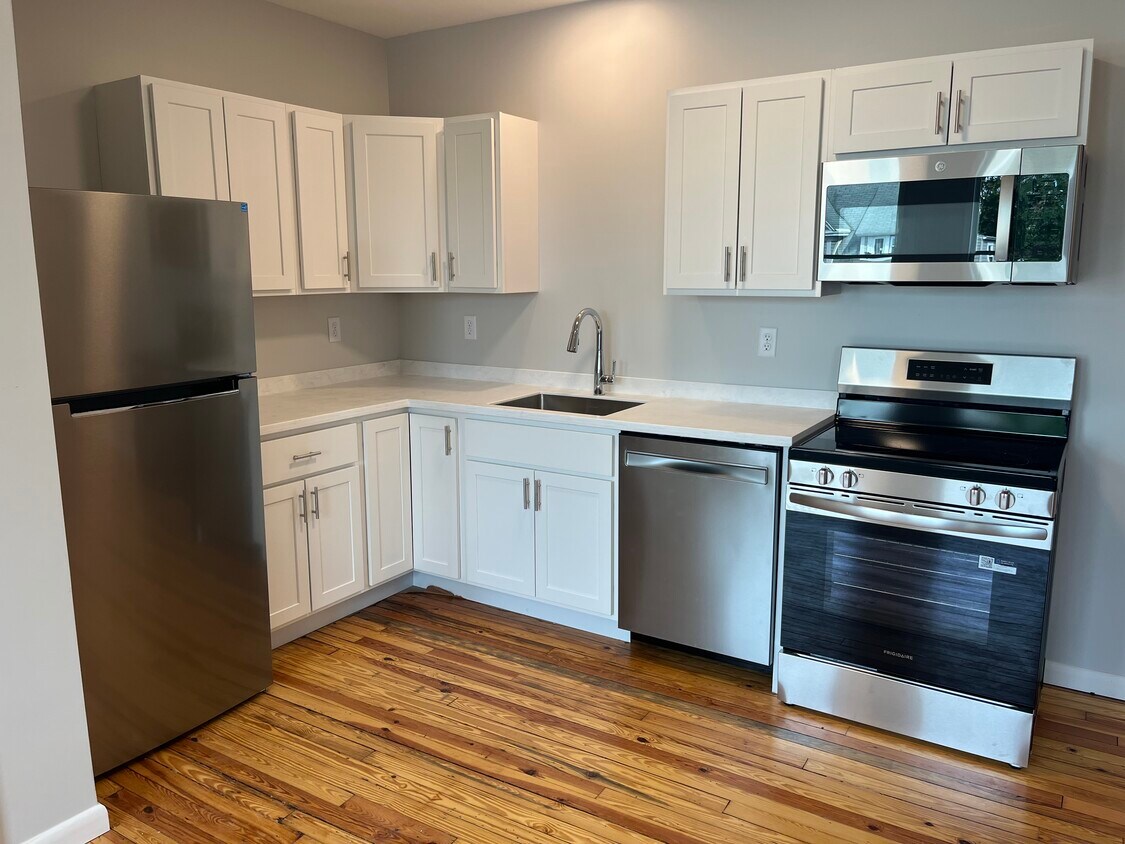 Foto principal - 216 E Main St
