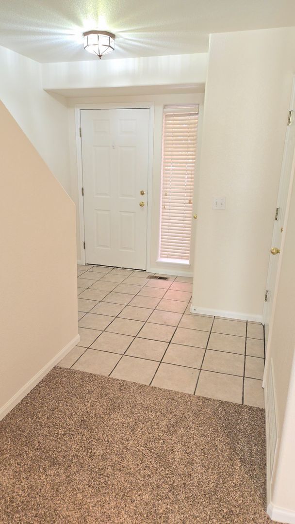 Building Photo - 5631 Sunshade Point