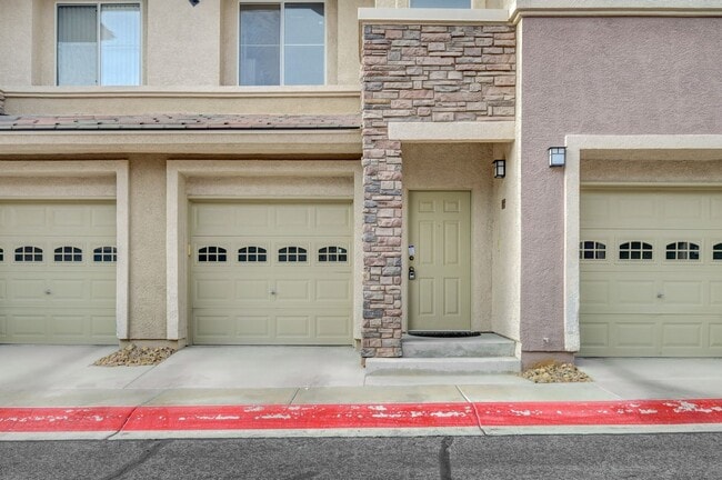 Foto del edificio - 673 Peachy Canyon Cir
