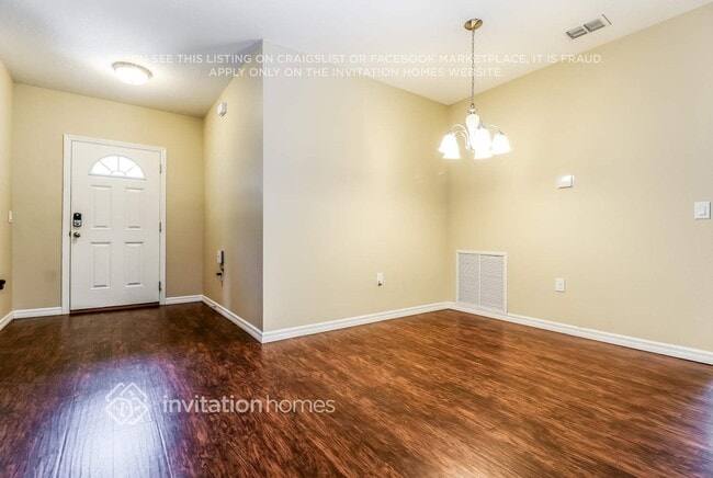 Foto del edificio - 2443 Longworthy Rd