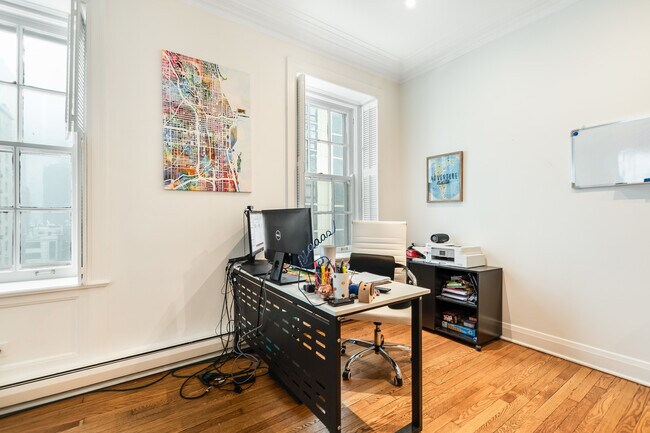 Foto del edificio - 70 E Scott St