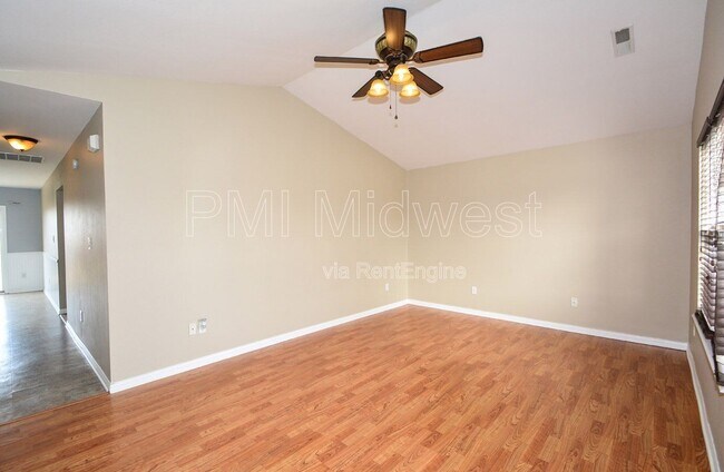 Foto del edificio - 1994 Falcon Ct