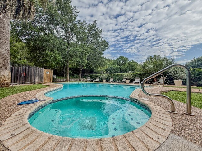 Foto del edificio - 3839 Dry Creek Dr