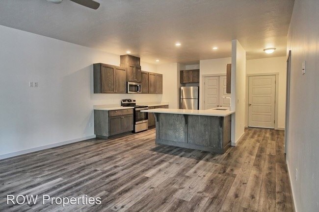 Foto del edificio - 3 br, 2.5 bath House - 10021 W Eshelman St