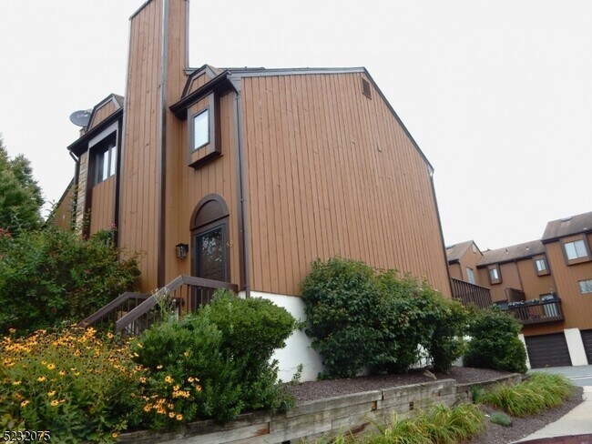Building Photo - 59 Bennington Square