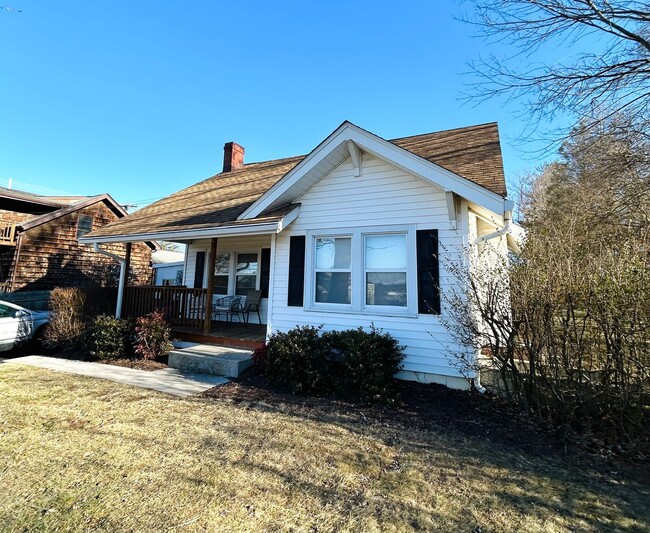 Foto del edificio - Charming home in Blacksburg