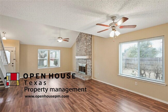 Foto del edificio - 2209 Sequoia Ln, Bedford