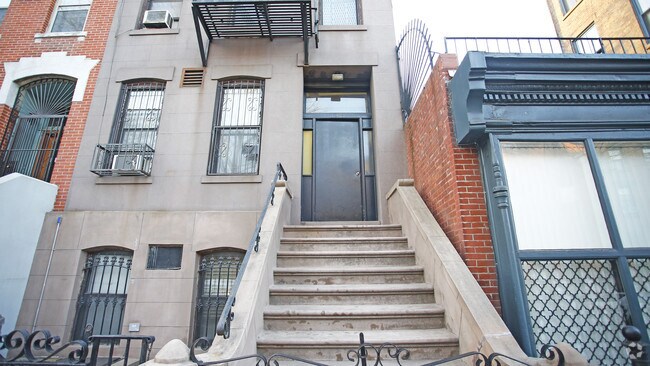 Building Photo - 139 Hoyt St