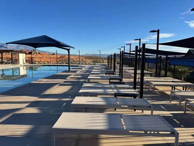 Foto del edificio - 1709 Ripple Rock Dr