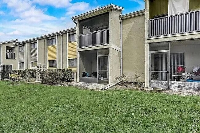 Building Photo - 960 Lake Destiny Rd