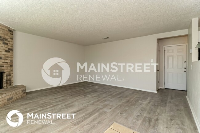 Building Photo - 3904 Royal Crest Dr