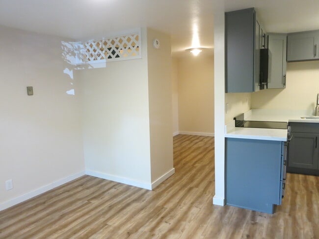 Building Photo - 5620 University Way NE