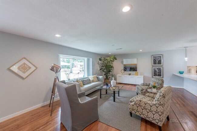 Foto del edificio - 10058 Larston St