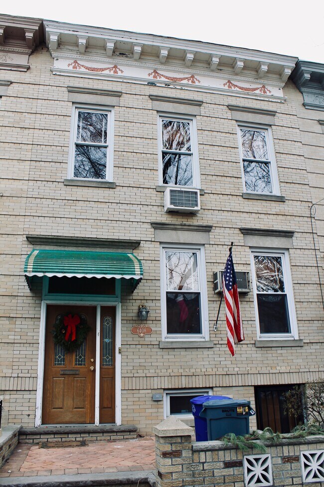 Building Photo - 6408 Palmetto St