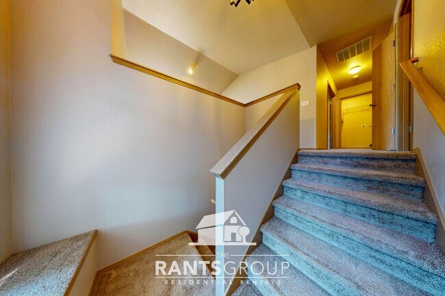 Building Photo - Spacious 3-Bed, 2.5-Bath home in the Olymp...
